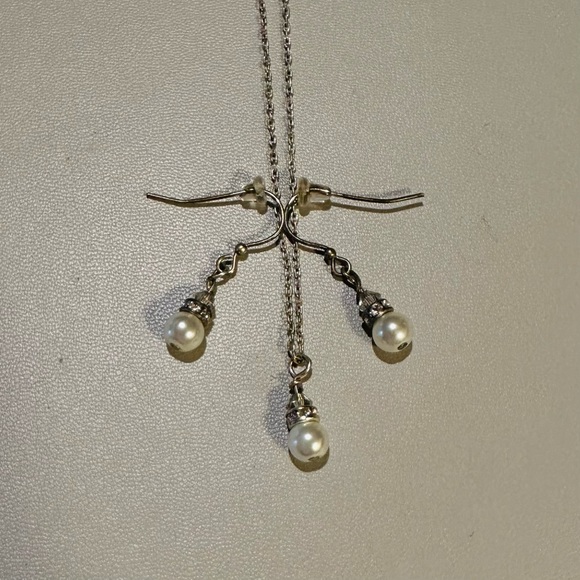 Matching Pearl Necklace & Earrings (Costume) - Picture 1 of 1